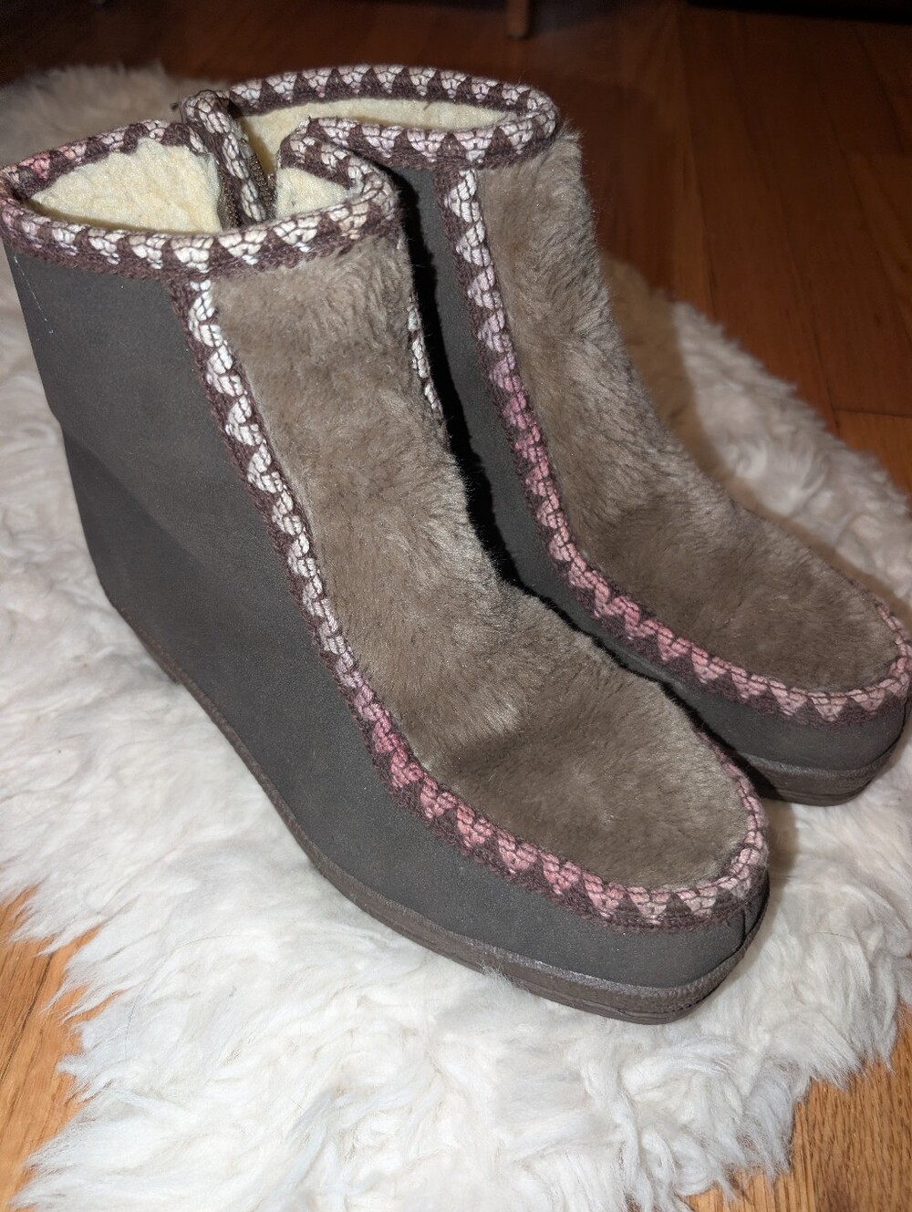 Vintage Women’s Snowland Sherpa Winter Boots